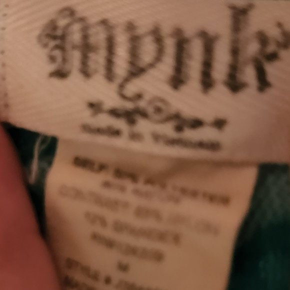 Green Mynk Top Med lacy/ bundle requirement - Picture 4 of 4